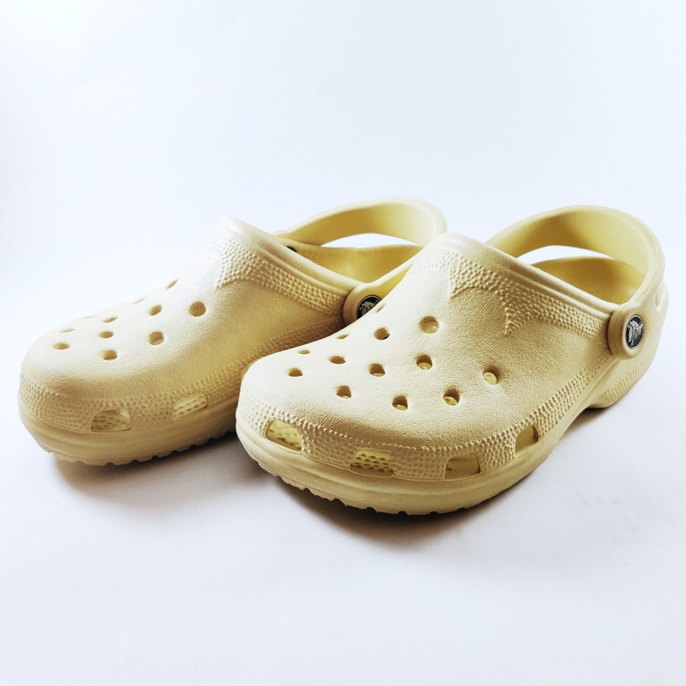 Mustard Crocs X-Small wms Sz 4-5